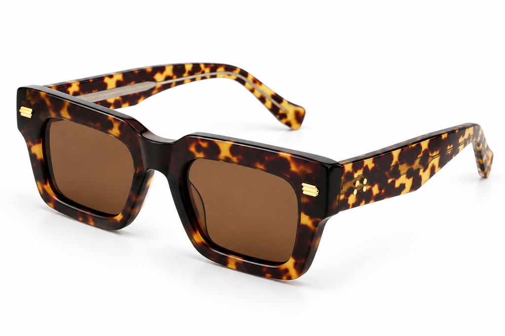 SET 03 — Motel sunglasses in Tortoiseshell with brown lenses, three-quarter view