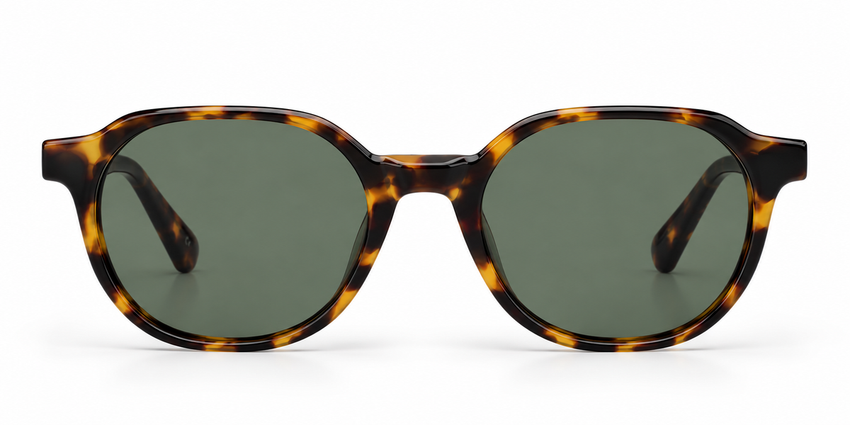 SET 04 — Picnic sunglasses in Tortoiseshell with green lenses, front view