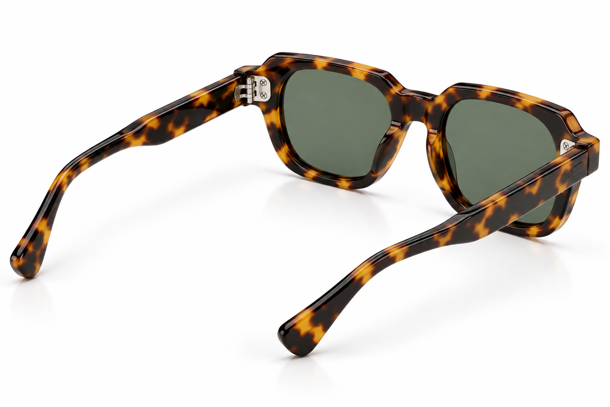 SET 04 — Picnic sunglasses in Tortoiseshell with green lenses, back three-quarter view